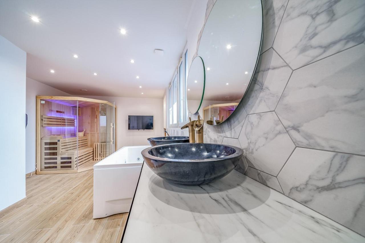 L'Evasion - Sauna Jacuzzi Cinema Tours Kültér fotó
